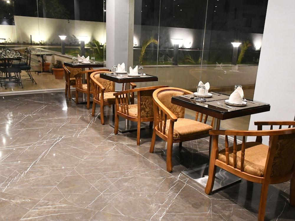 Amarpreet, Chhatrapati Sambhajinagar - Am Hotel Kollection Aurangabad  Ngoại thất bức ảnh