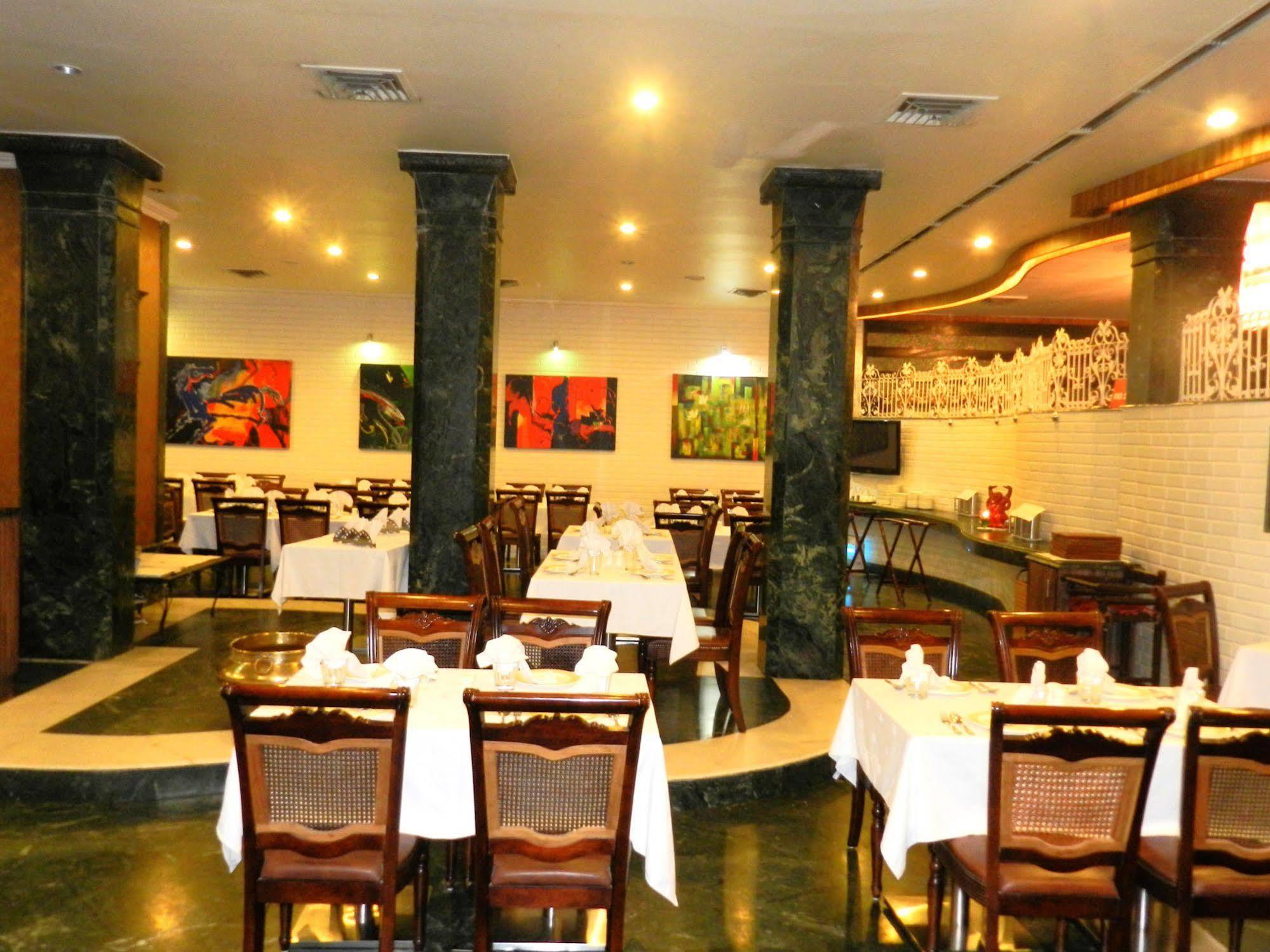 Amarpreet, Chhatrapati Sambhajinagar - Am Hotel Kollection Aurangabad  Nhà hàng bức ảnh