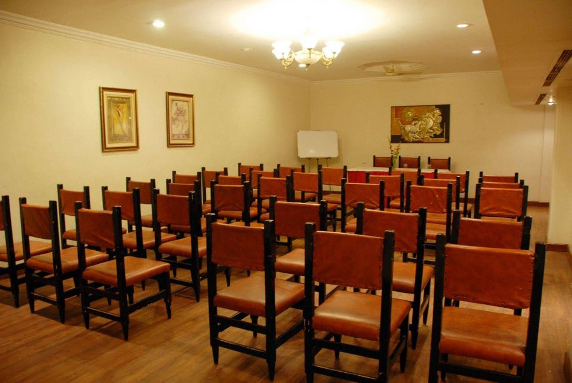 Amarpreet, Chhatrapati Sambhajinagar - Am Hotel Kollection Aurangabad  Ngoại thất bức ảnh